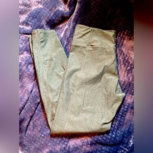 Zuda, size large, nwot, soft leggings. Great quality workout pants.